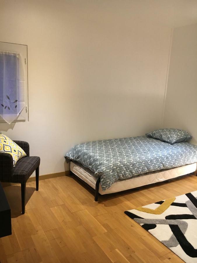 Appartement Independant Chez L'Habitant Bezons Luaran gambar