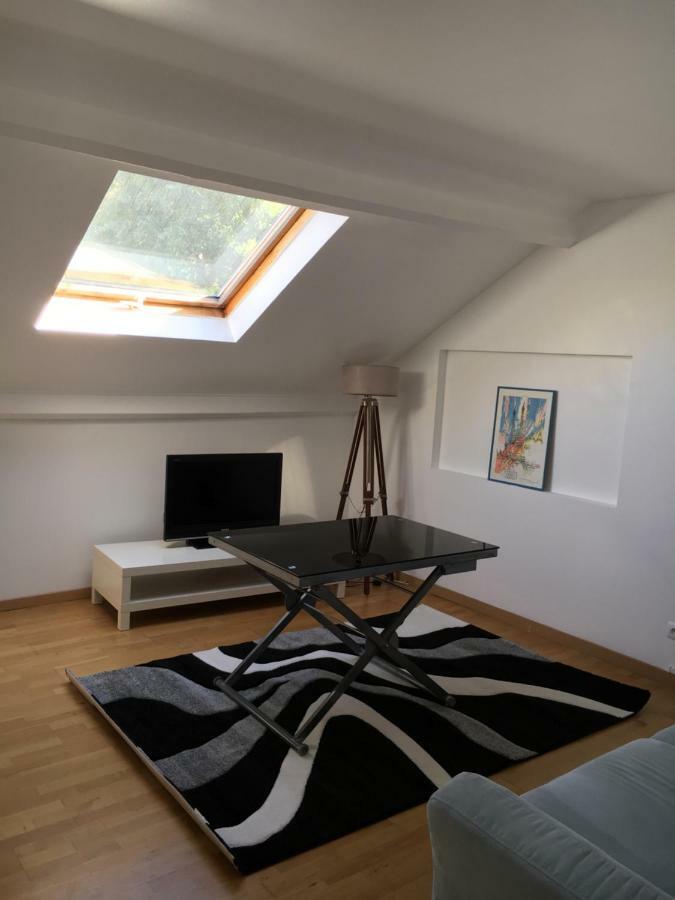 Appartement Independant Chez L'Habitant Bezons Luaran gambar